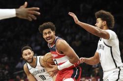 开云官网-包含活塞逆袭篮网惊险拿下胜利，老将压哨追平绝杀的词条