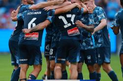 开云体育-包含澳大利亚足球比赛:墨尔本胜利队与悉尼FC队交锋的词条