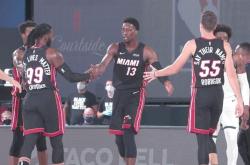 开云下载-字母哥狂砍三双，雄鹿胜热火