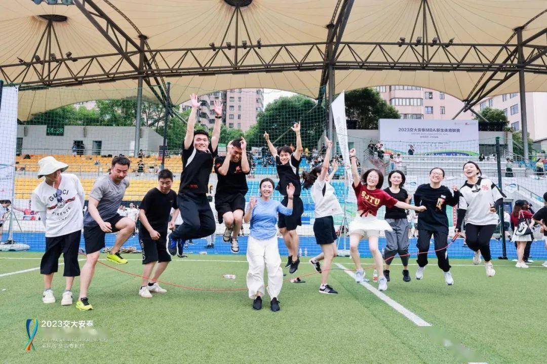 关于激动人心的角逐，日本代表团表现优异的信息