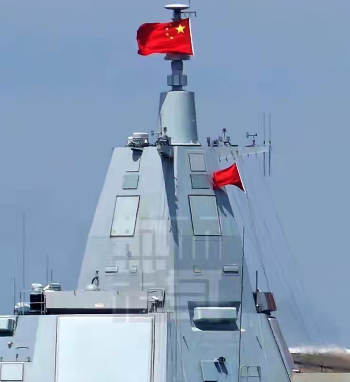 紧张对峙，胜者将领先一步突围的简单介绍