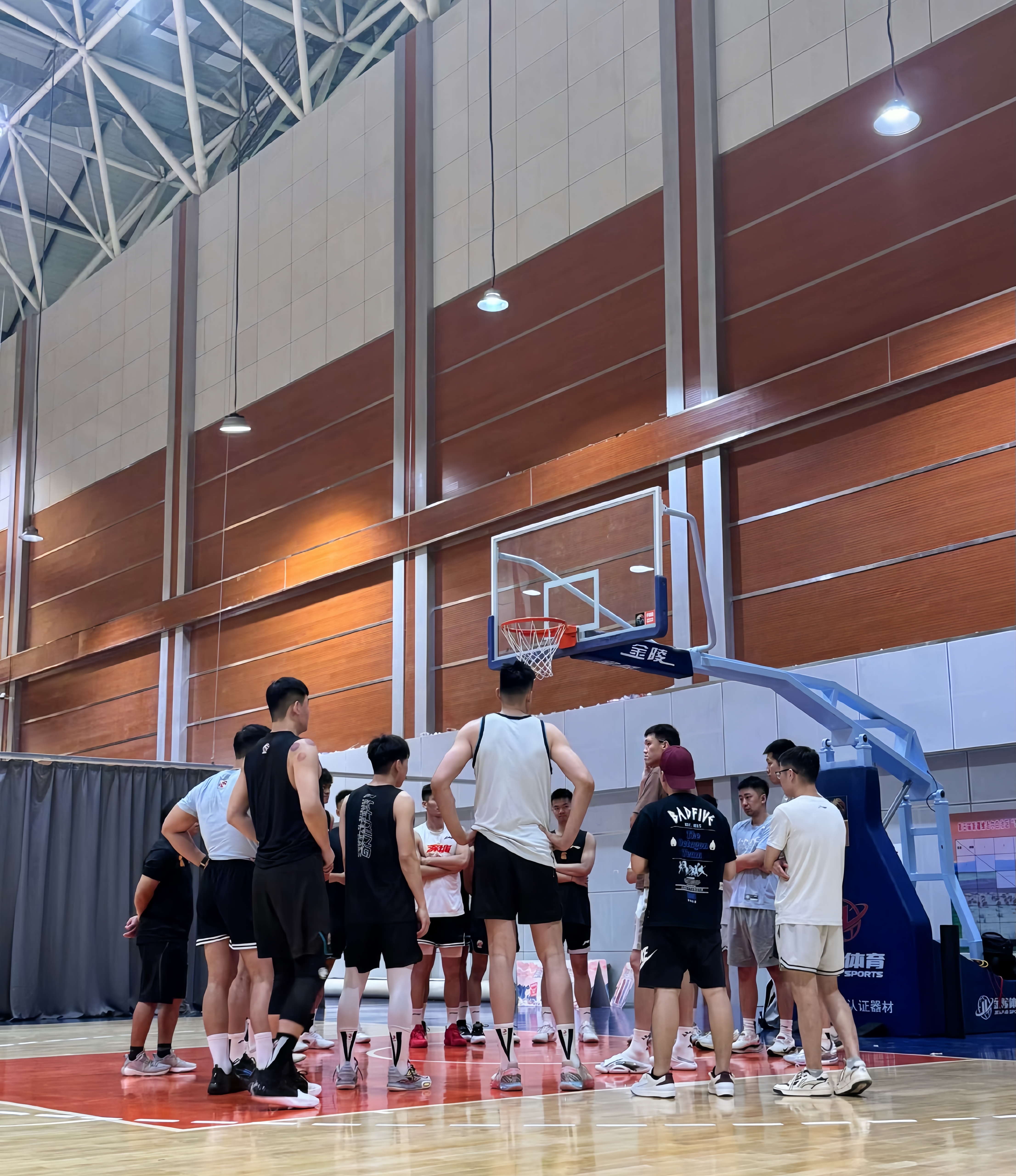 关于湖南男篮全力备战接下来比赛，主教练谈战术调整的信息