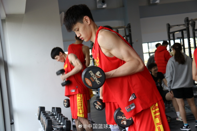 关于湖南男篮全力备战接下来比赛，主教练谈战术调整的信息