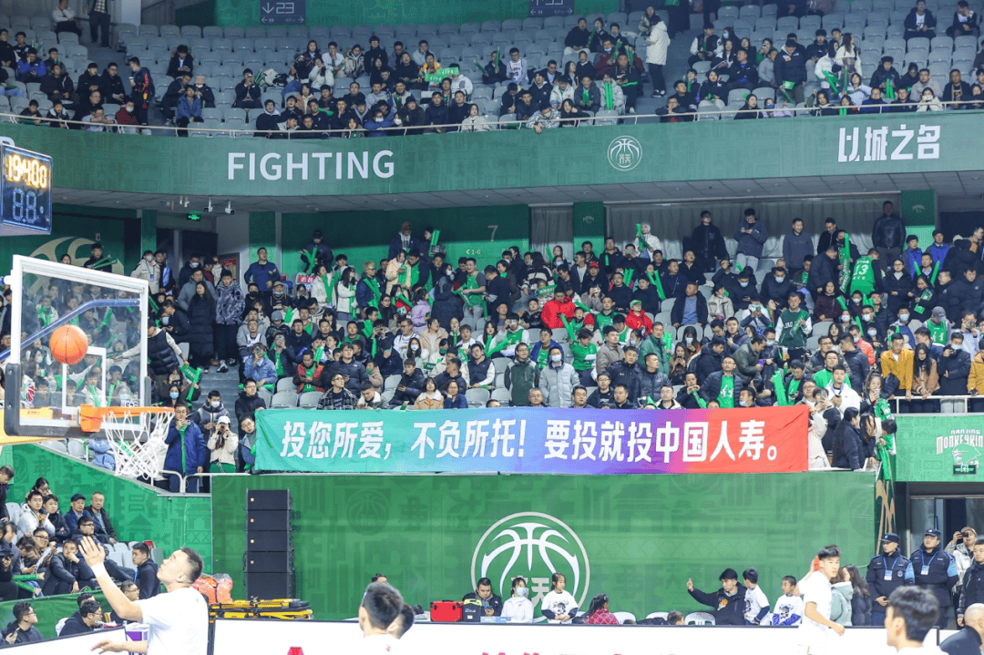 CBA新赛季揭幕，球迷热情高涨