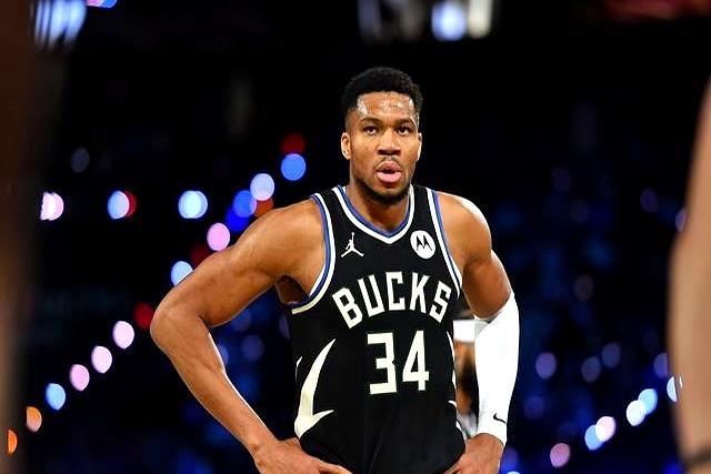 雄鹿主场击败掘金，字母哥发挥关键