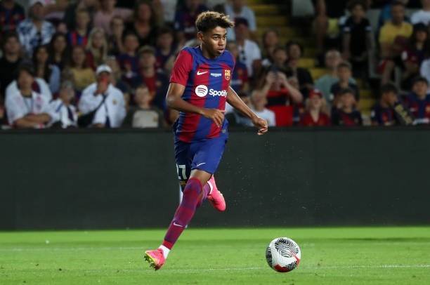 巴塞罗那天才崭露头角，法国欧洲预选赛阵容更加坚实