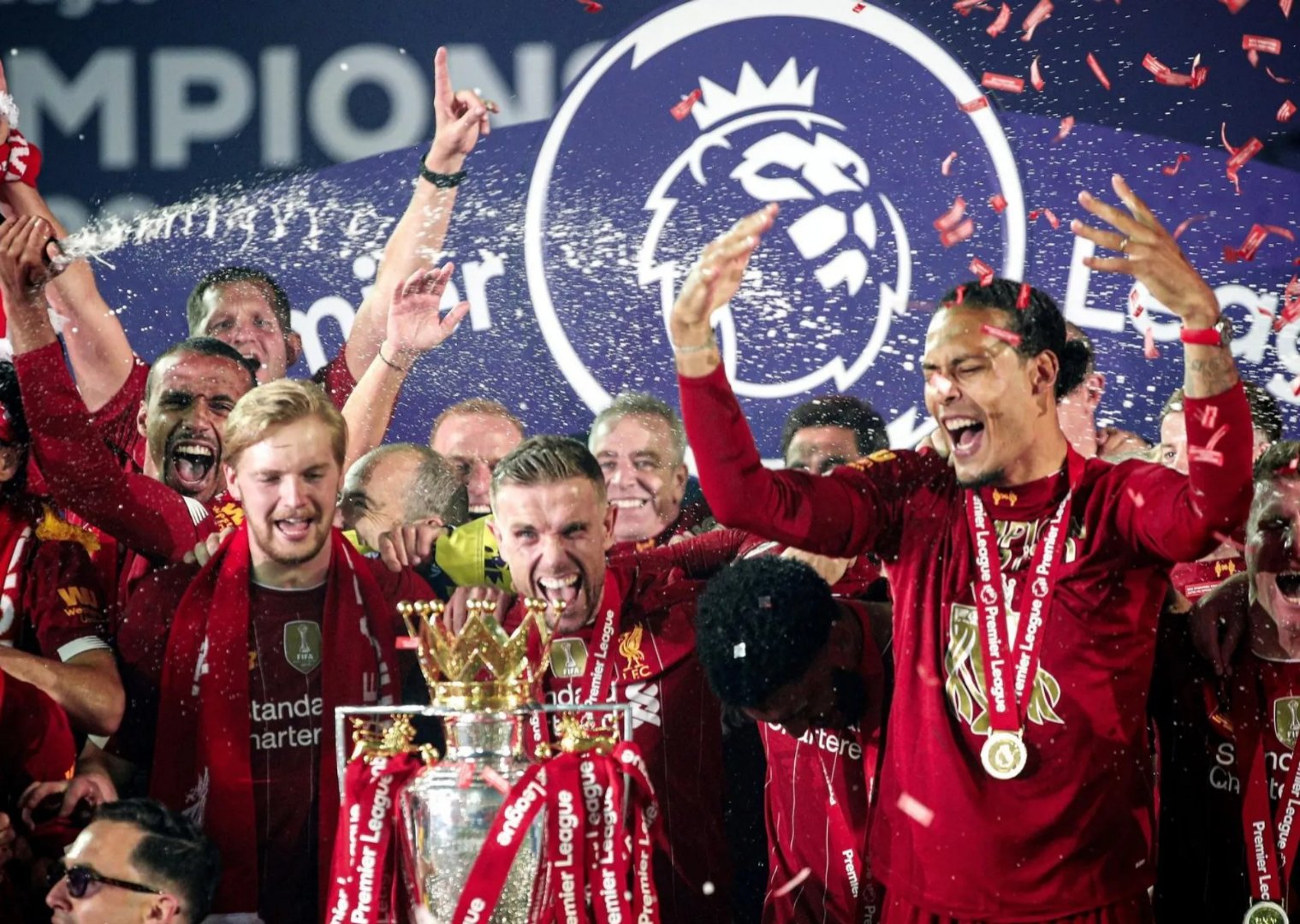 关于利物浦主场击败曼联，坐拥榜首宝座安稳的信息