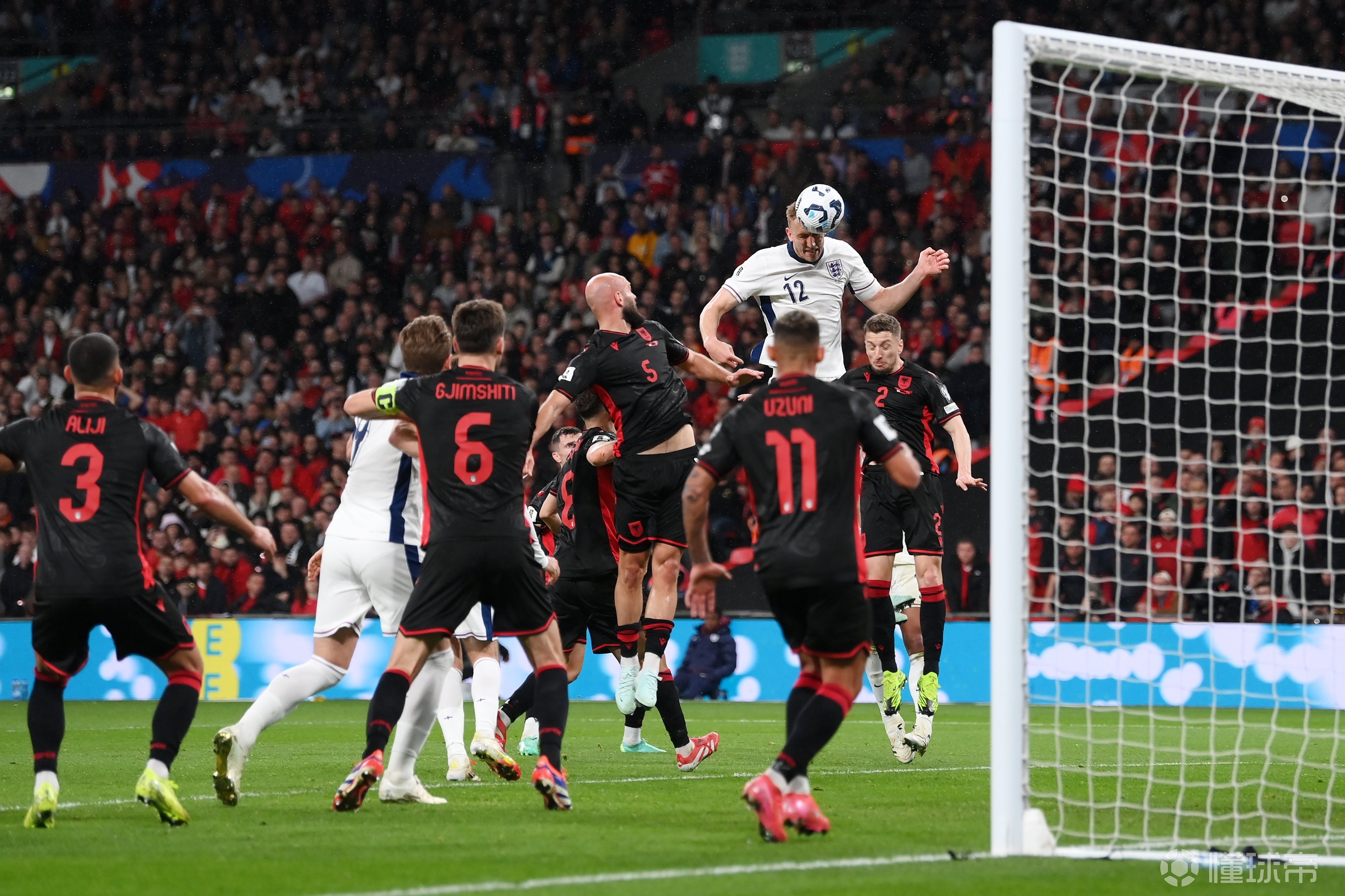 包含德国队在客场战胜阿尔巴尼亚队，保持领先优势的词条