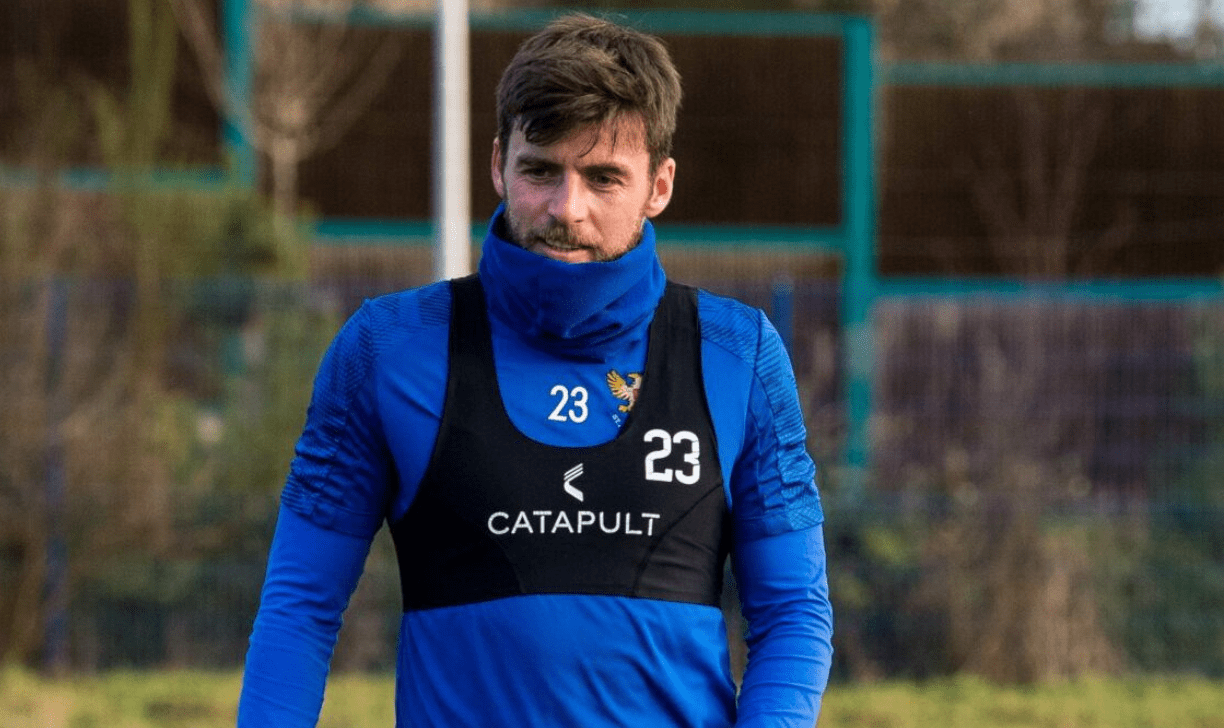 包含圣约翰斯通客场告捷，客场拿下关键三分的词条