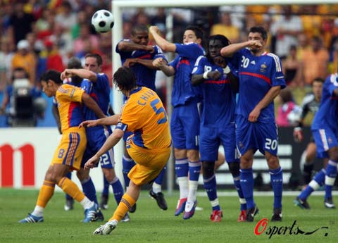 包含阿雅克肖队员取得关键胜利，法国足坛掀起风暴的词条