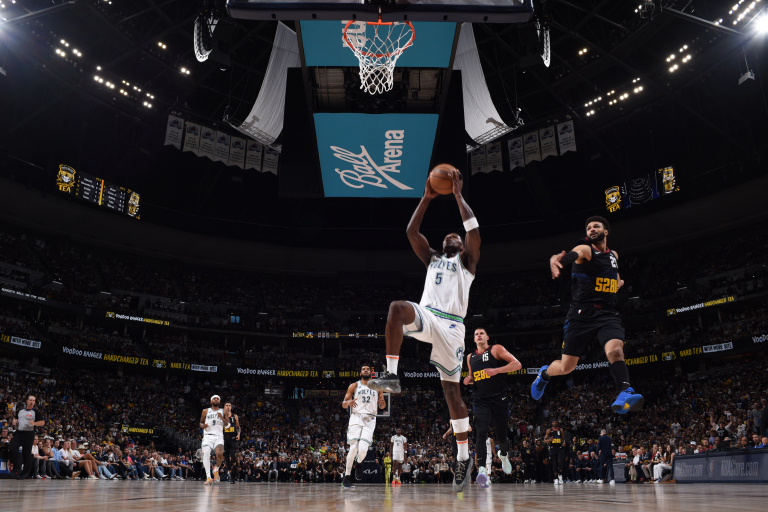 太阳2-1领先掘金，晋级西部半决赛