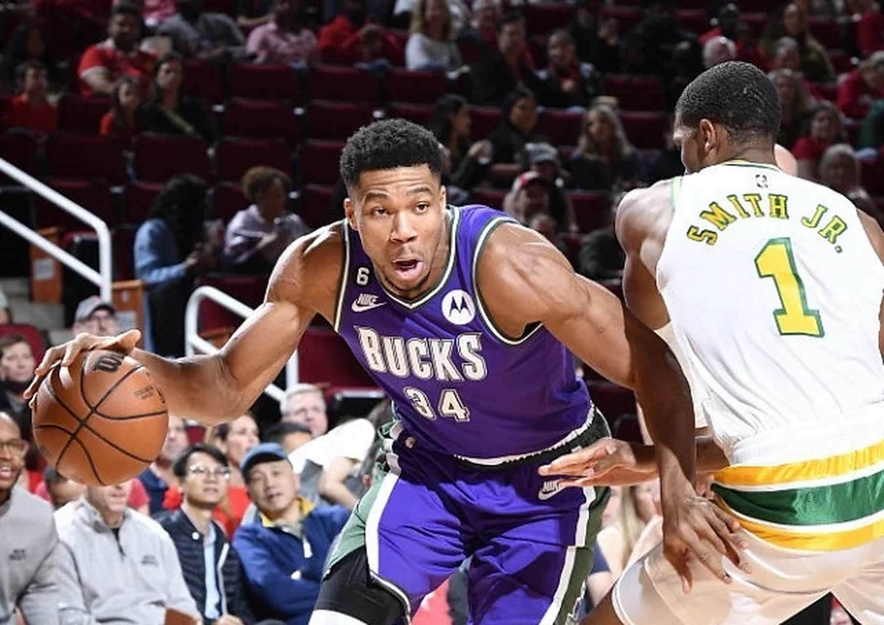 火箭战胜雄鹿，状态回暖