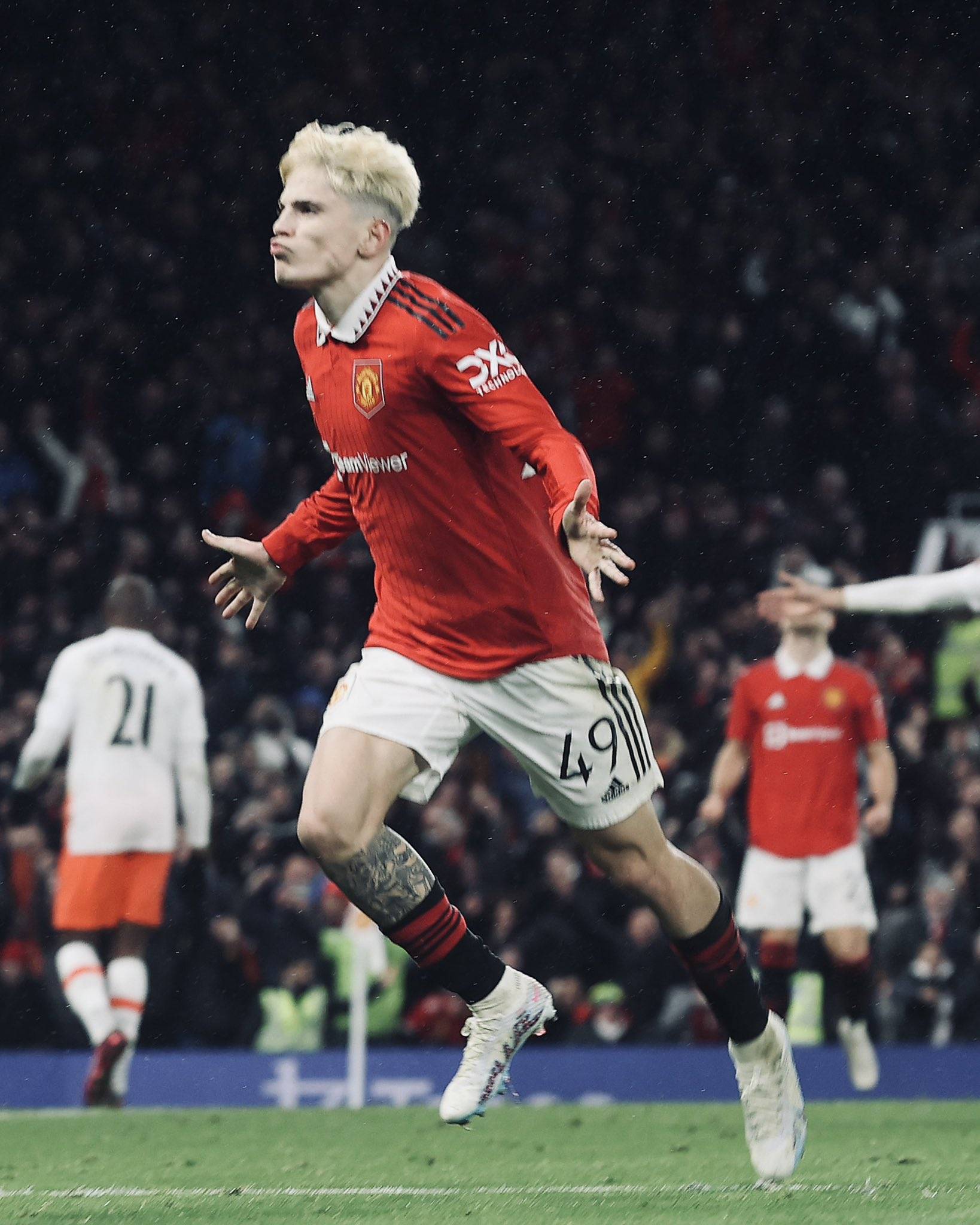 包含曼联绝杀魔咒终结!布鲁诺帽子戏法助红魔3-2逆转西汉姆的词条 包含曼联绝杀魔咒终结!布鲁诺帽子戏法助红魔3-2逆转西汉姆的词条