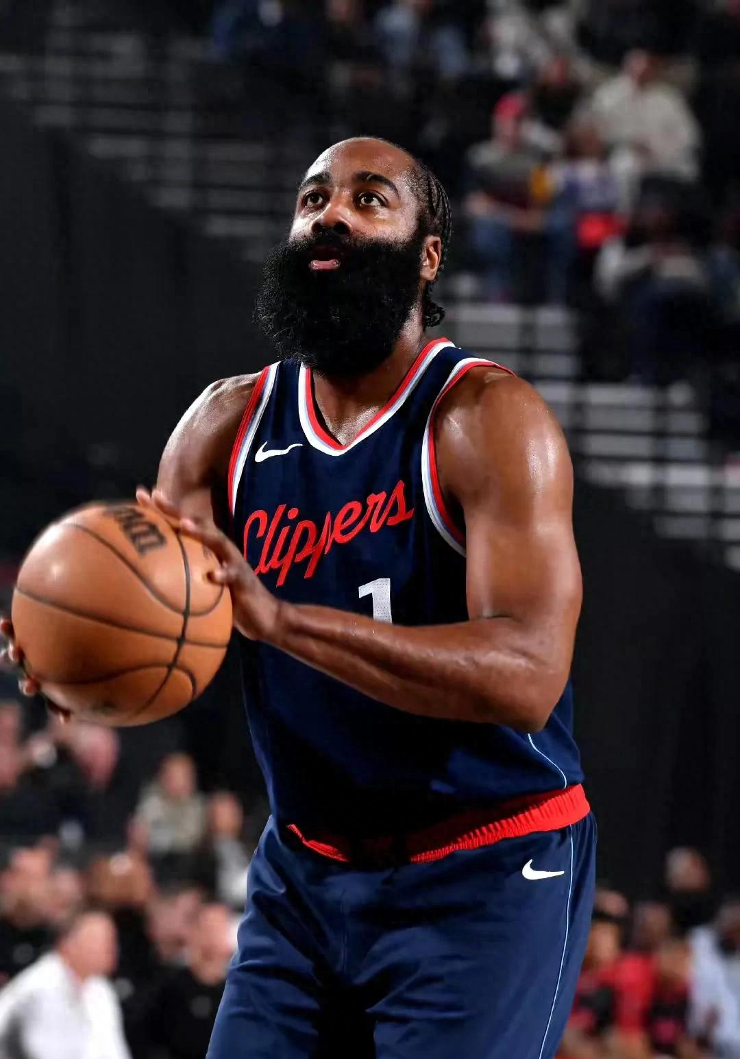 公牛完胜小牛,拉文上演火爆三分秀的简单介绍 公牛完胜小牛,拉文上演火爆三分秀的简单介绍